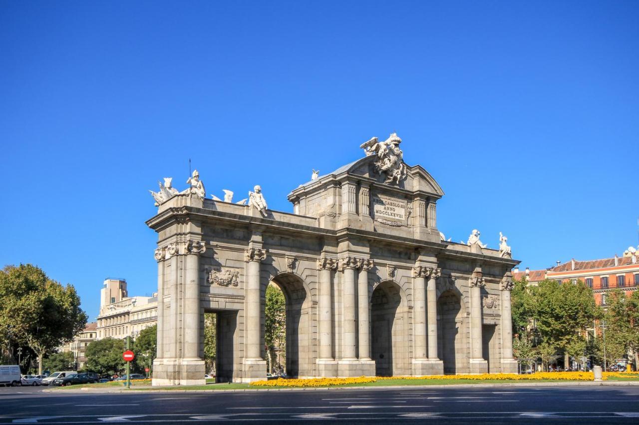 Luxury Belmont Puerta Del Sol Apartment Madrid Bagian luar foto