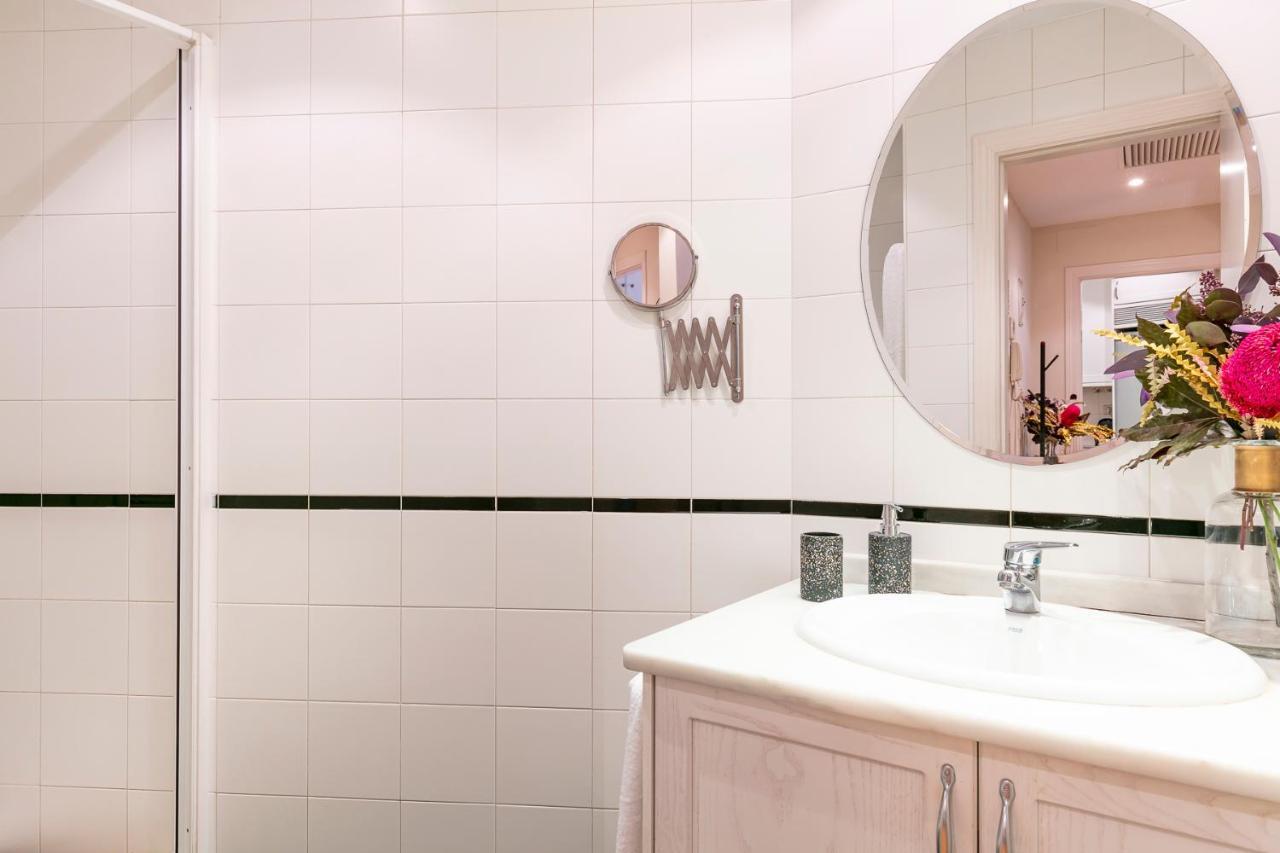 Luxury Belmont Puerta Del Sol Apartment Madrid Bagian luar foto