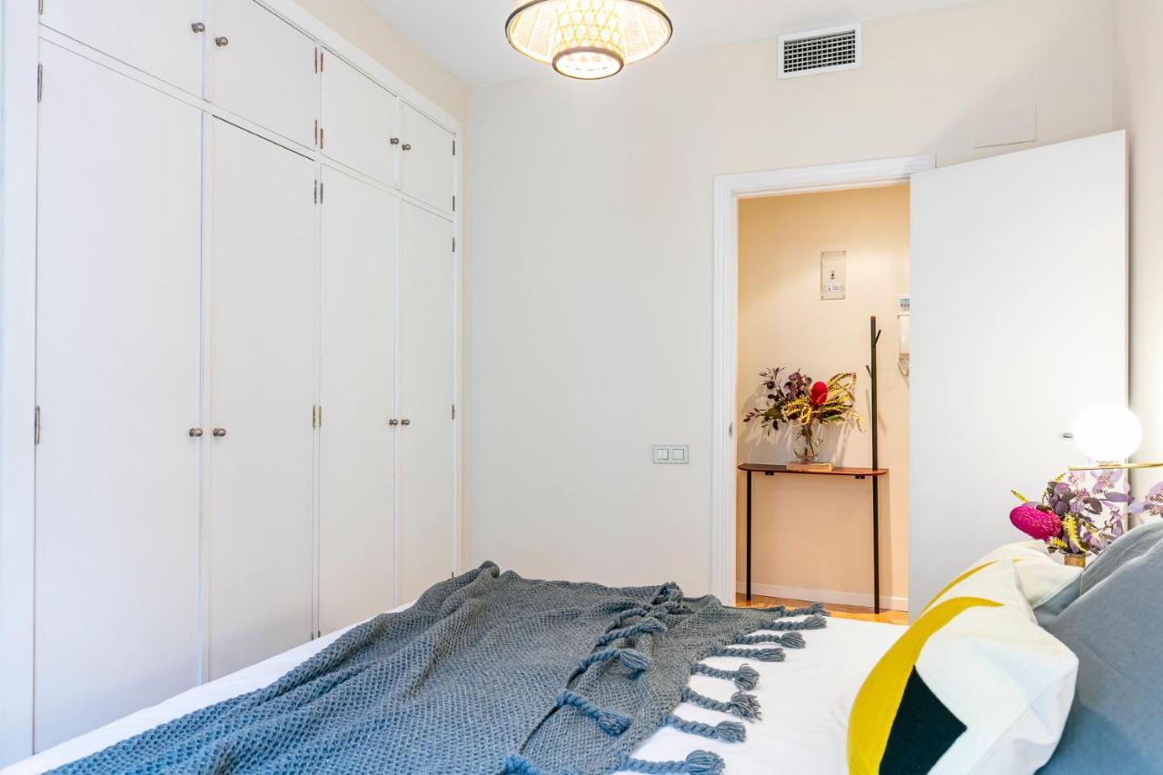 Luxury Belmont Puerta Del Sol Apartment Madrid Bagian luar foto